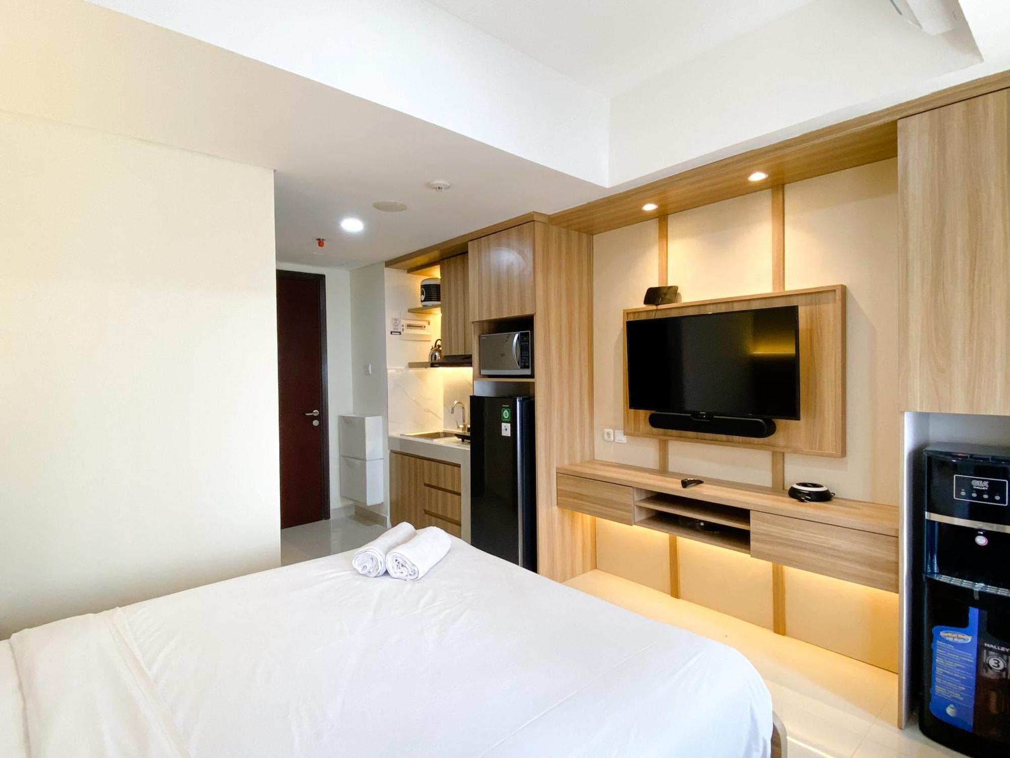 Homey And Warm Studio Room Pollux Chadstone Apartment By Travelio Cikarang Zewnętrze zdjęcie